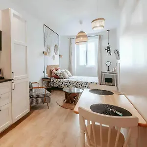 30m2 Pour 2 Personnes , Marseille France